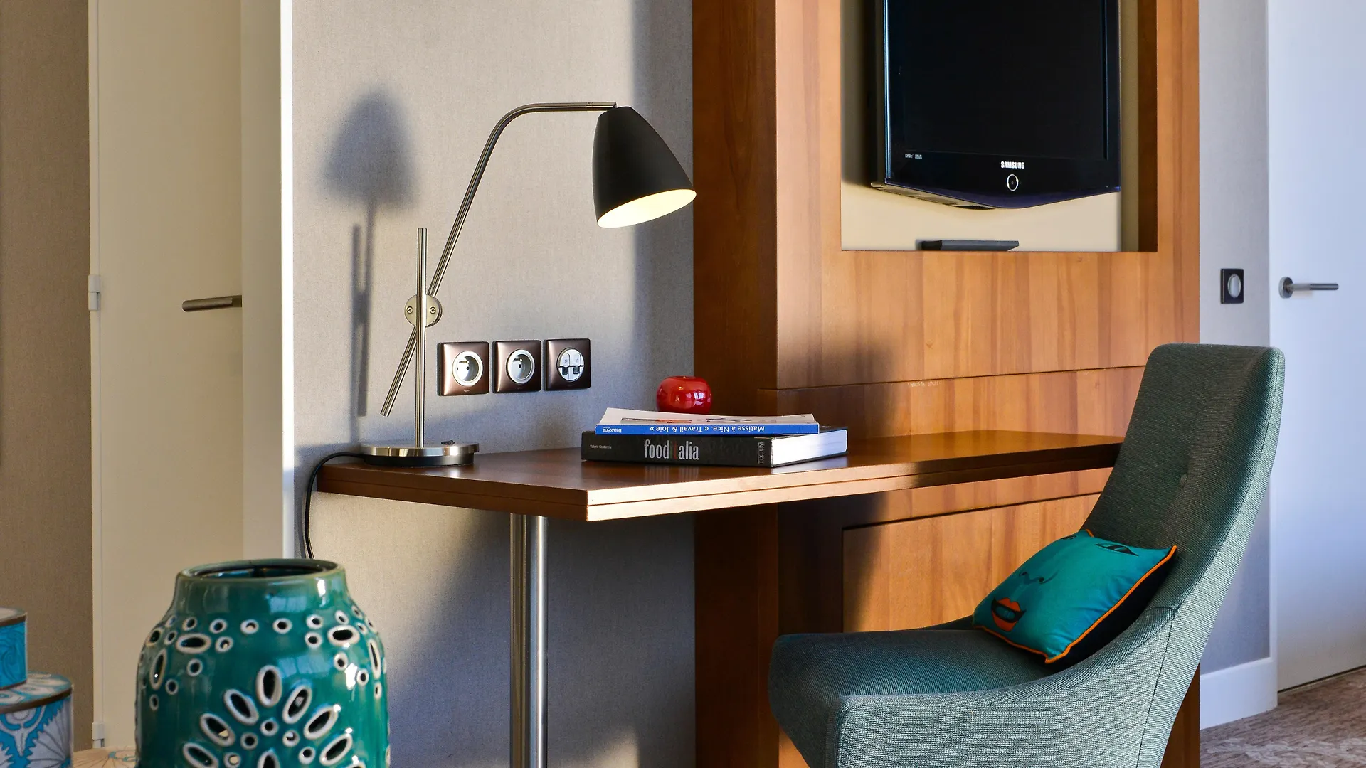 Holiday Inn Nice By Ihg 4*,  France