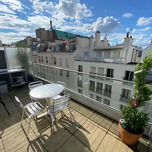 Tour Eiffel Studio Lumineux Avec Terrasse. , Paris France