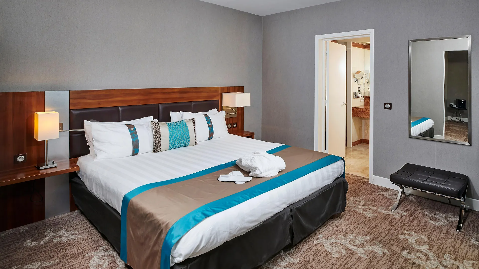 Hotel Holiday Inn Nice By Ihg
