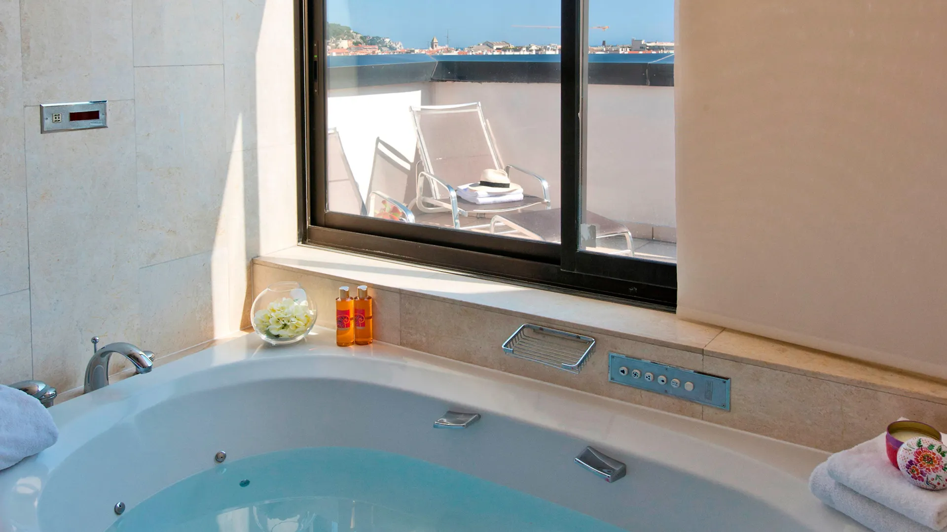 Hotel Holiday Inn Nice By Ihg