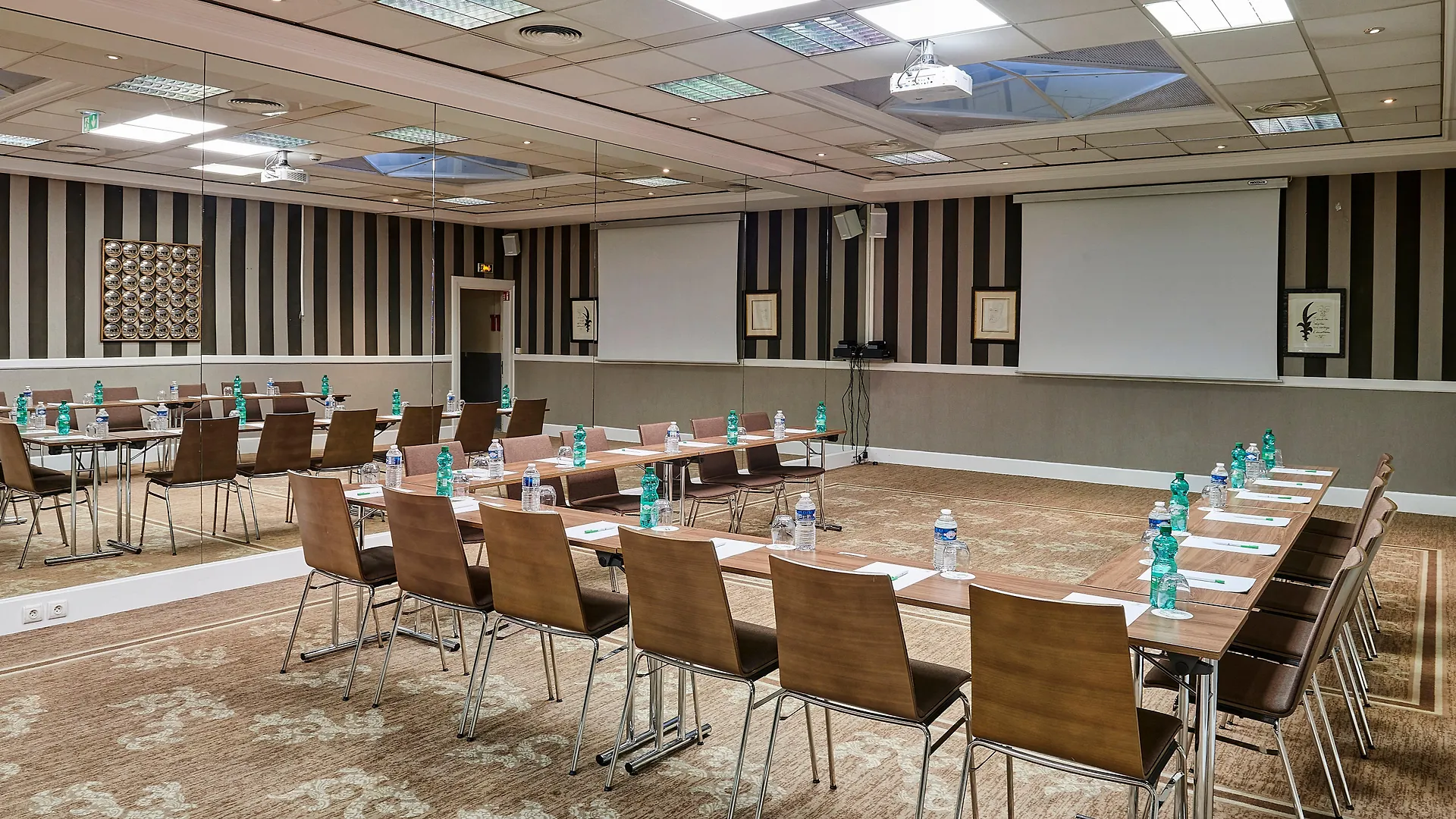 Hotel Holiday Inn Nice By Ihg