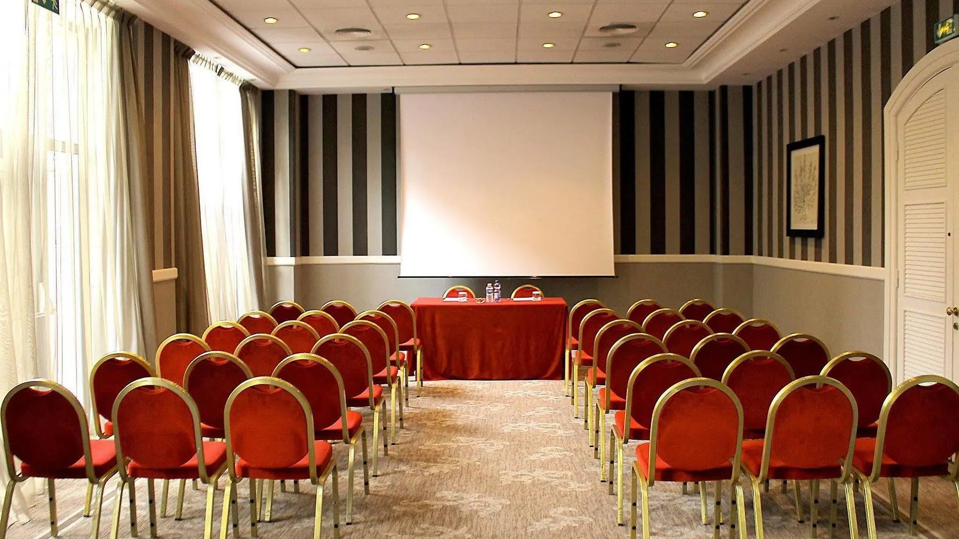 Holiday Inn Nice By Ihg Hotel